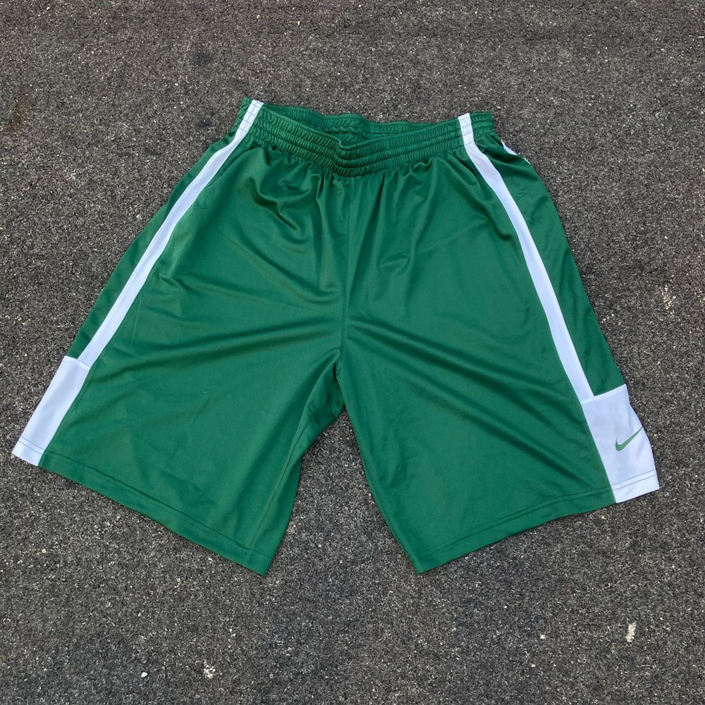 Green Nike Men’s Basketball Shorts Size Large